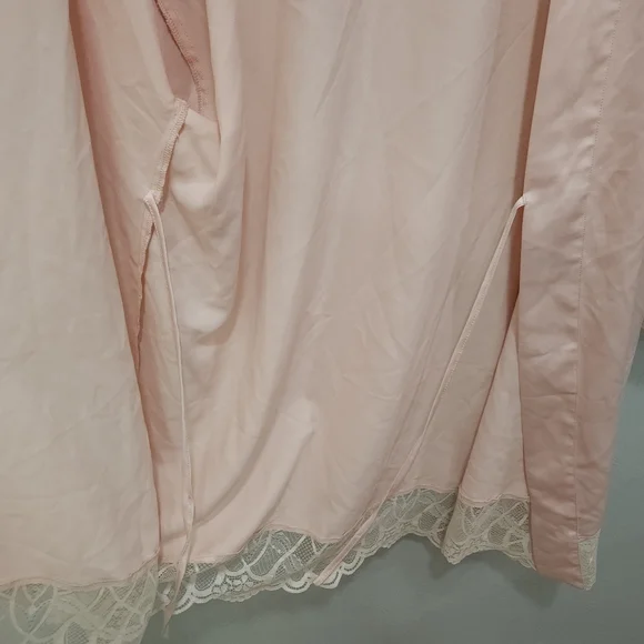 Flora Nikrooz• The Gabby wrap in pink and lace. Sz M - Picture 13 of 15
